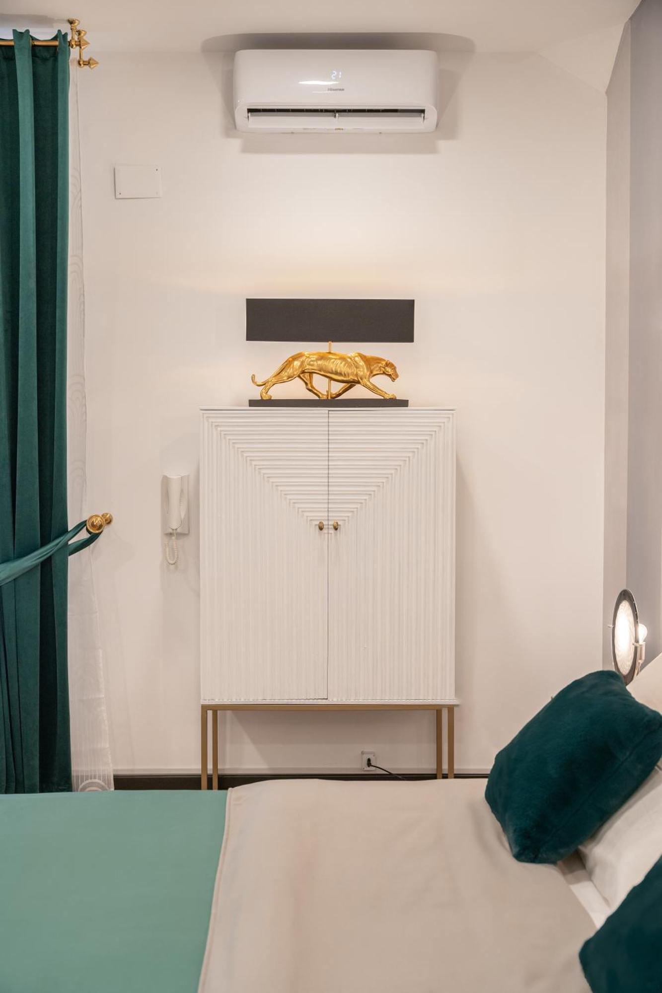 The Prince Residence Napoli Bagian luar foto